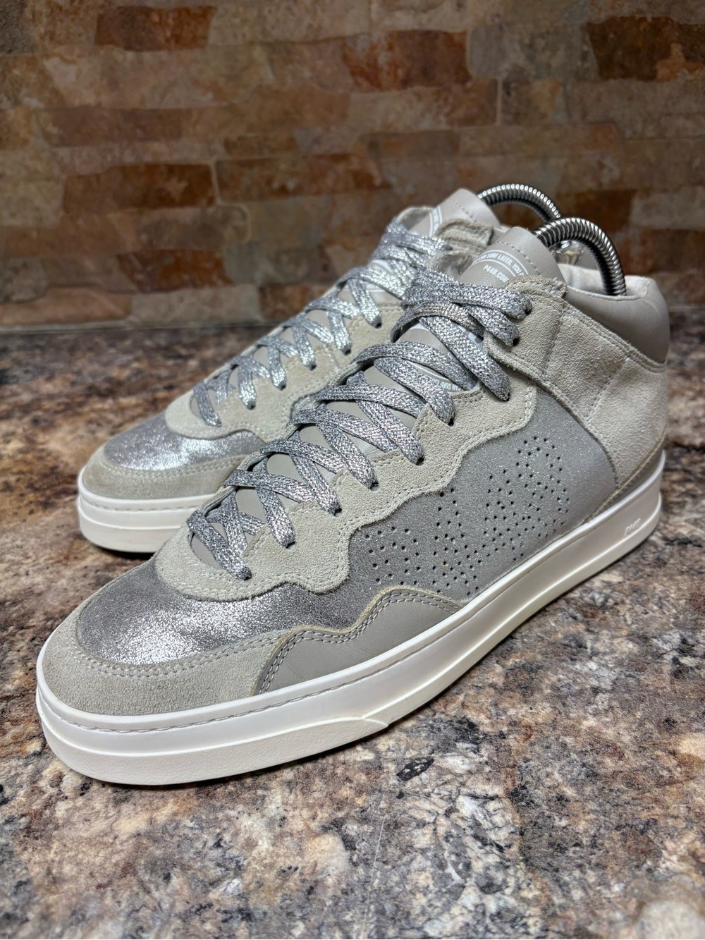 P448 Bali High Top Sneakers P0241 Size 40 Women’s Size 9.5 Men’s Size 8